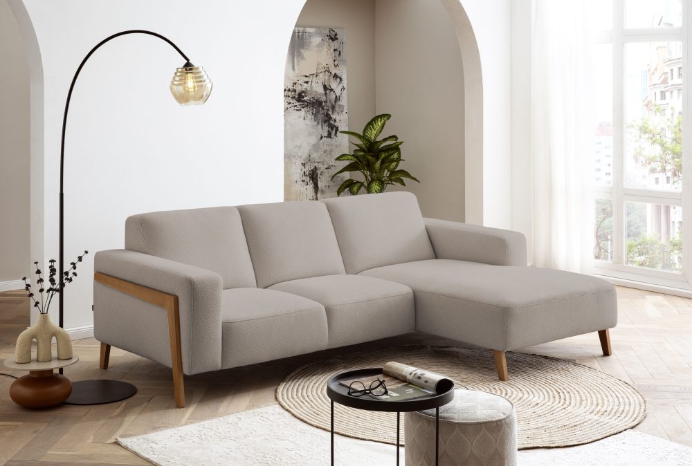 exxpo - sofa fashion Ecksofa »Starr Scandic Design, tolle Verarbeitung, bequem, Sichtholz am Armteil«, L-Form, wahlw. elektrische Sitztiefenverstellung, Massivholzfüsse