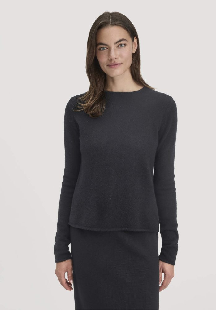 hessnatur Damen Strick Pullover Regular BETTER RECYCLING aus Cashmere - schwarz GrösseS