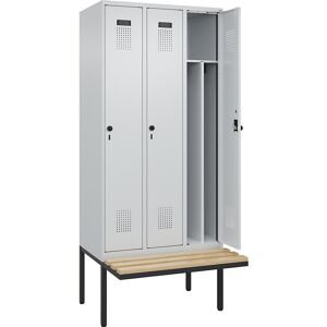 Spind Evolo PLUS mit Trennwand mittig und Sitzbank, 3 Abteile, Trennwand mittig, lichtgrau / lichtgrau, B 900 mm, Sicherheits-Drehriegel, mit auskragender Sitzbank, Buche