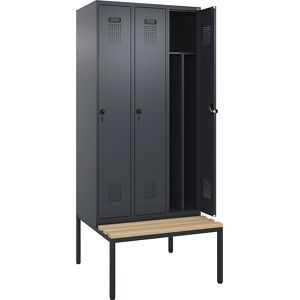 Spind Evolo PLUS mit Trennwand mittig und Sitzbank, 3 Abteile, Trennwand mittig, grau, B 900 mm, Sicherheits-Drehriegel, mit untergebauter Sitzbank, Buche