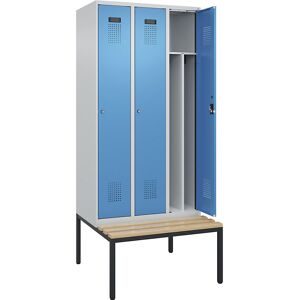 Spind Evolo PLUS mit Trennwand mittig und Sitzbank, 3 Abteile, Trennwand mittig, lichtgrau / lichtblau, B 900 mm, Zylinderschloss, mit untergebauter Sitzbank, Buche