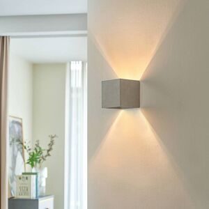 Beton-Wandlampe Jayden in eckiger Form