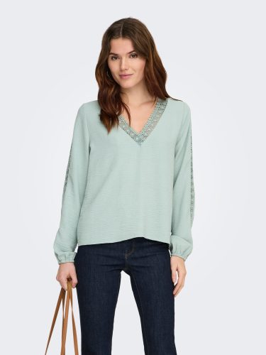 ONLY, ONLY Langarmbluse "ONLGREGOR METTE LS LACE TOP WVN" Kunstfaser, regular fit, V-Ausschnitt, Regular Waist