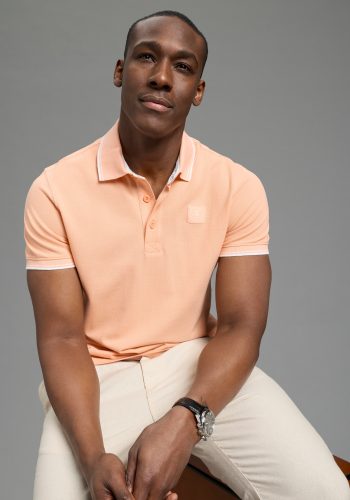 DELMAO, DELMAO Poloshirt "in vielen Sommer Farben Preis-Leistungs Bestseller" Trendige lockere Passform, immer perfekt gestylt Sportlicher Look