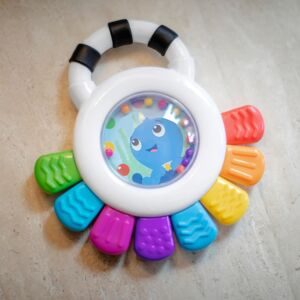 baby einstein, Baby Einstein Outstanding Opus™ Beißring mit sensorischen Rasseln
