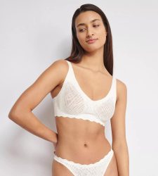 sloggi Bügelloser BH »ZERO Feel Bliss Soft bra«, nahtlos mit Spitzenoptik